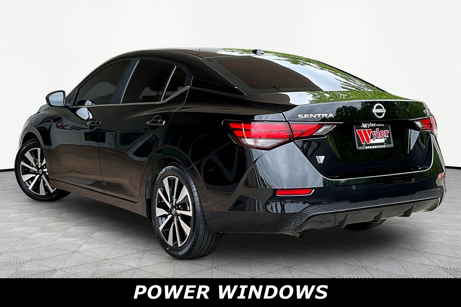 Used 2024 Nissan Sentra SV w/ SV Premium Package FWD image 4