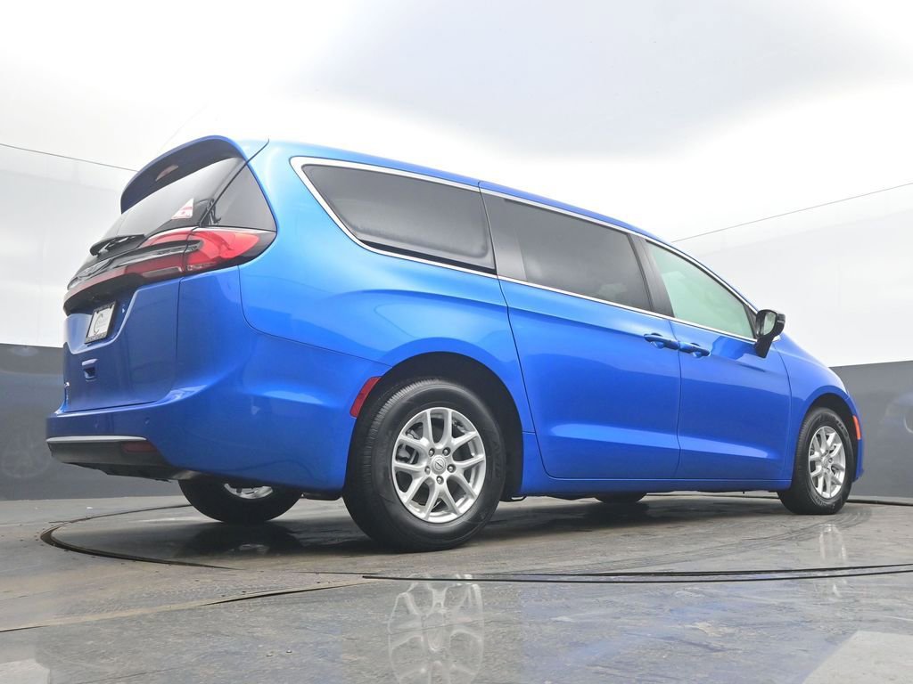 New 2026 Chrysler Pacifica Select image 51