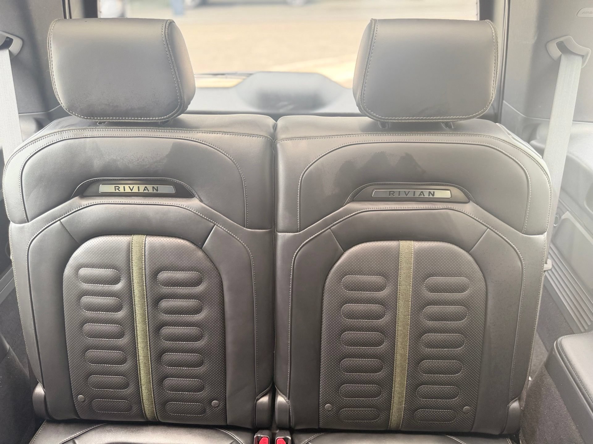 Used 2025 Rivian R1S Adventure AWD/4WD image 20