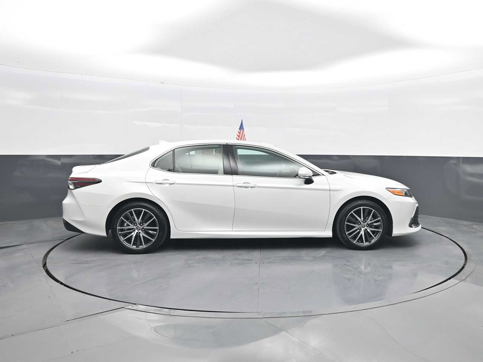 Used 2024 Toyota Camry XLE w/ Navigation Package FWD image 9