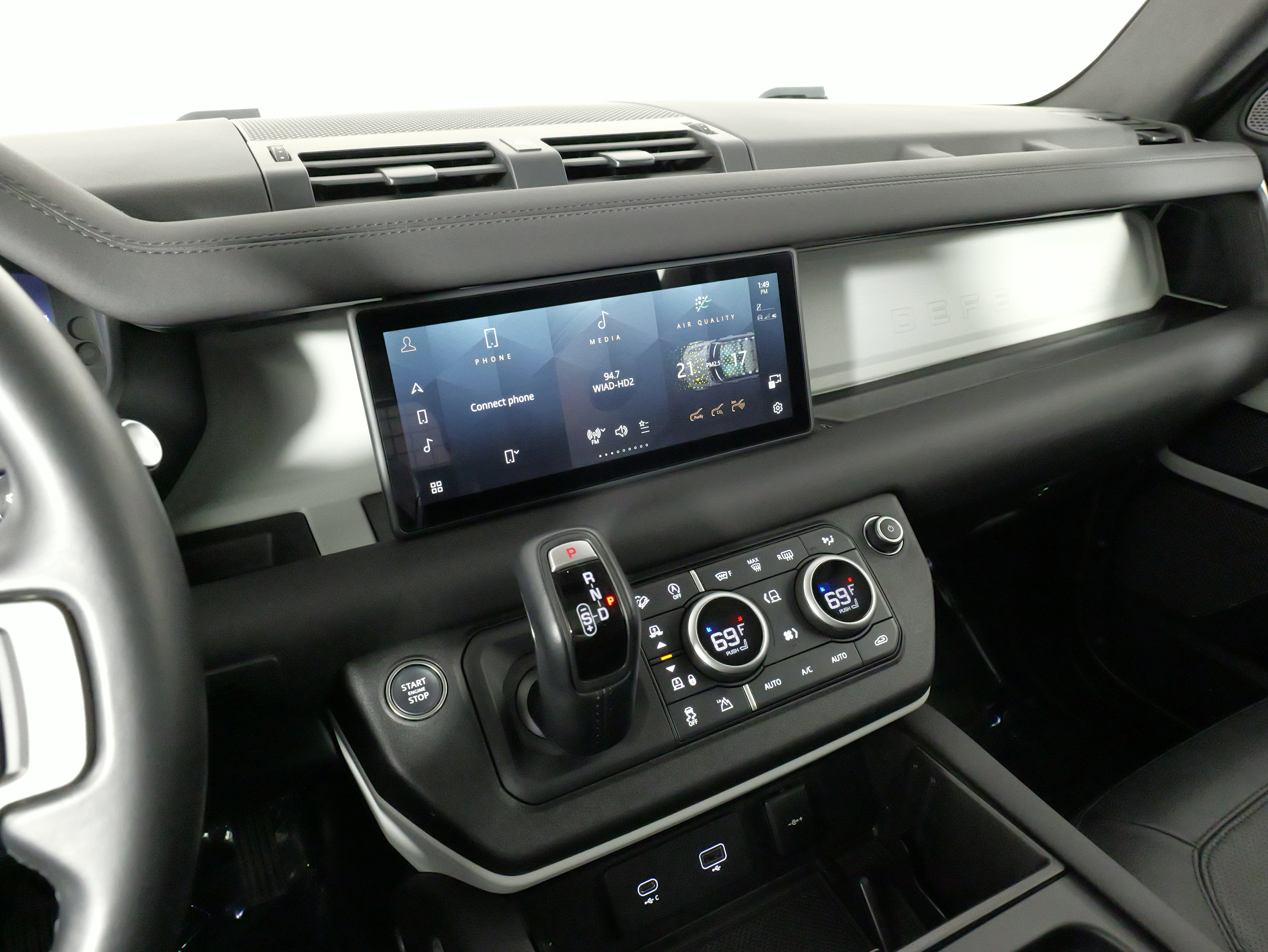 Used 2024 Land Rover Defender 110 S image 46