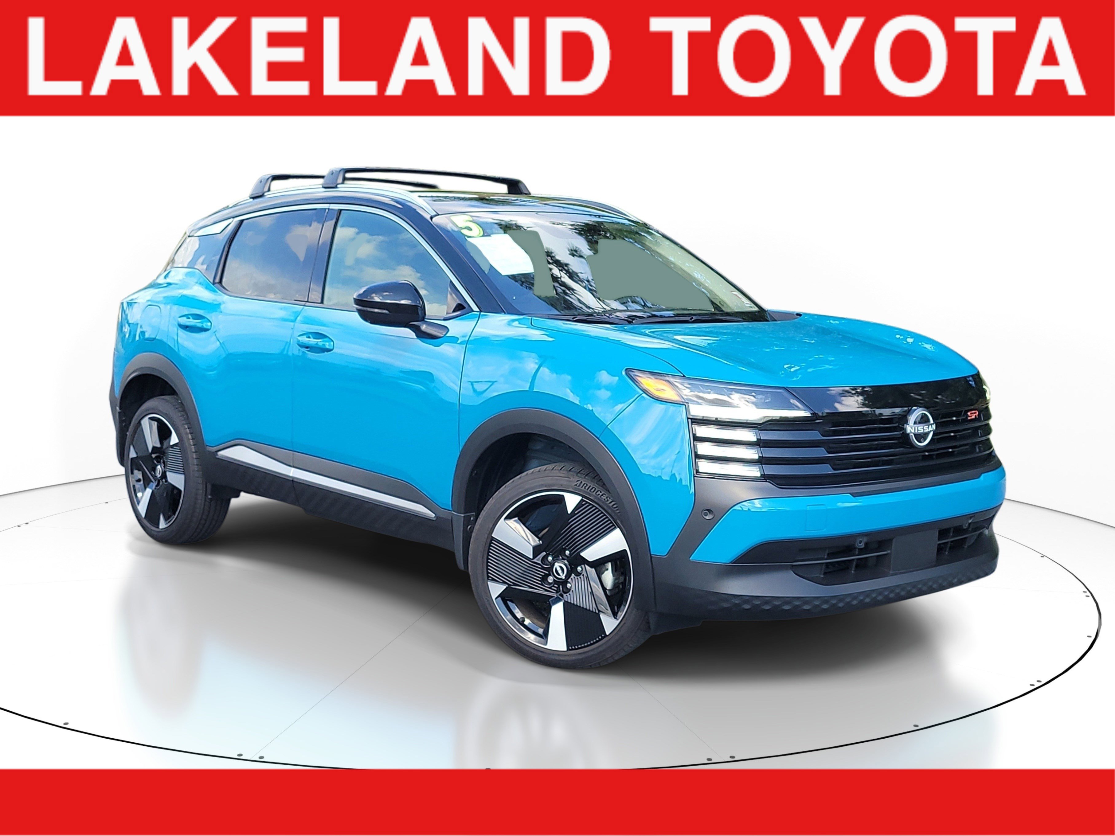 Used 2025 Nissan Kicks SR FWD image 1