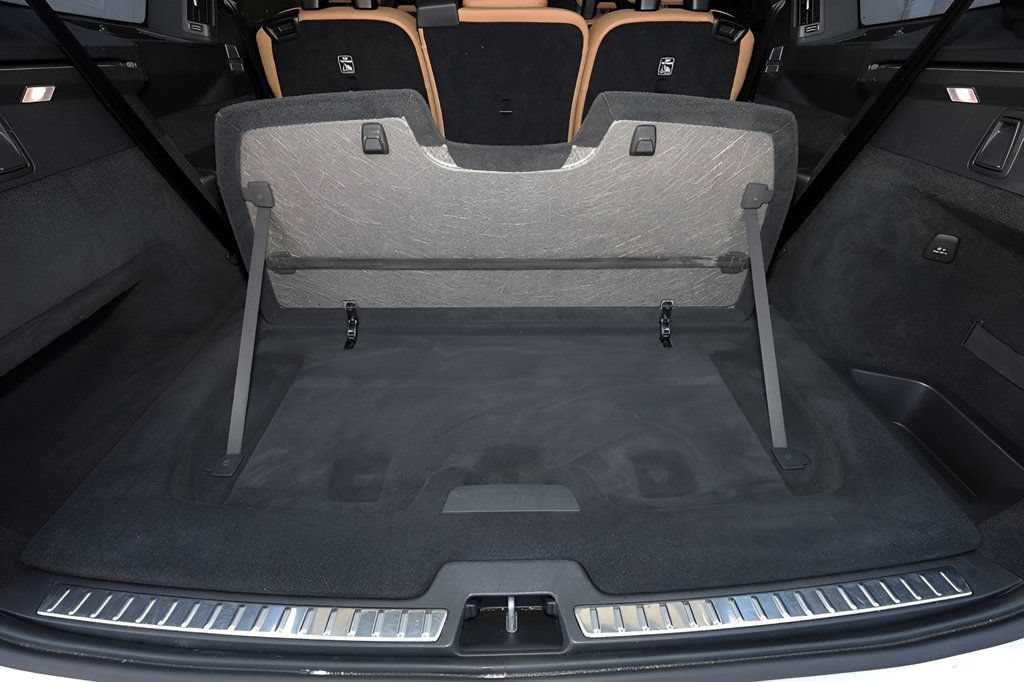 Used 2018 Volvo XC90 T6 Momentum w/ Convenience Package AWD/4WD image 21