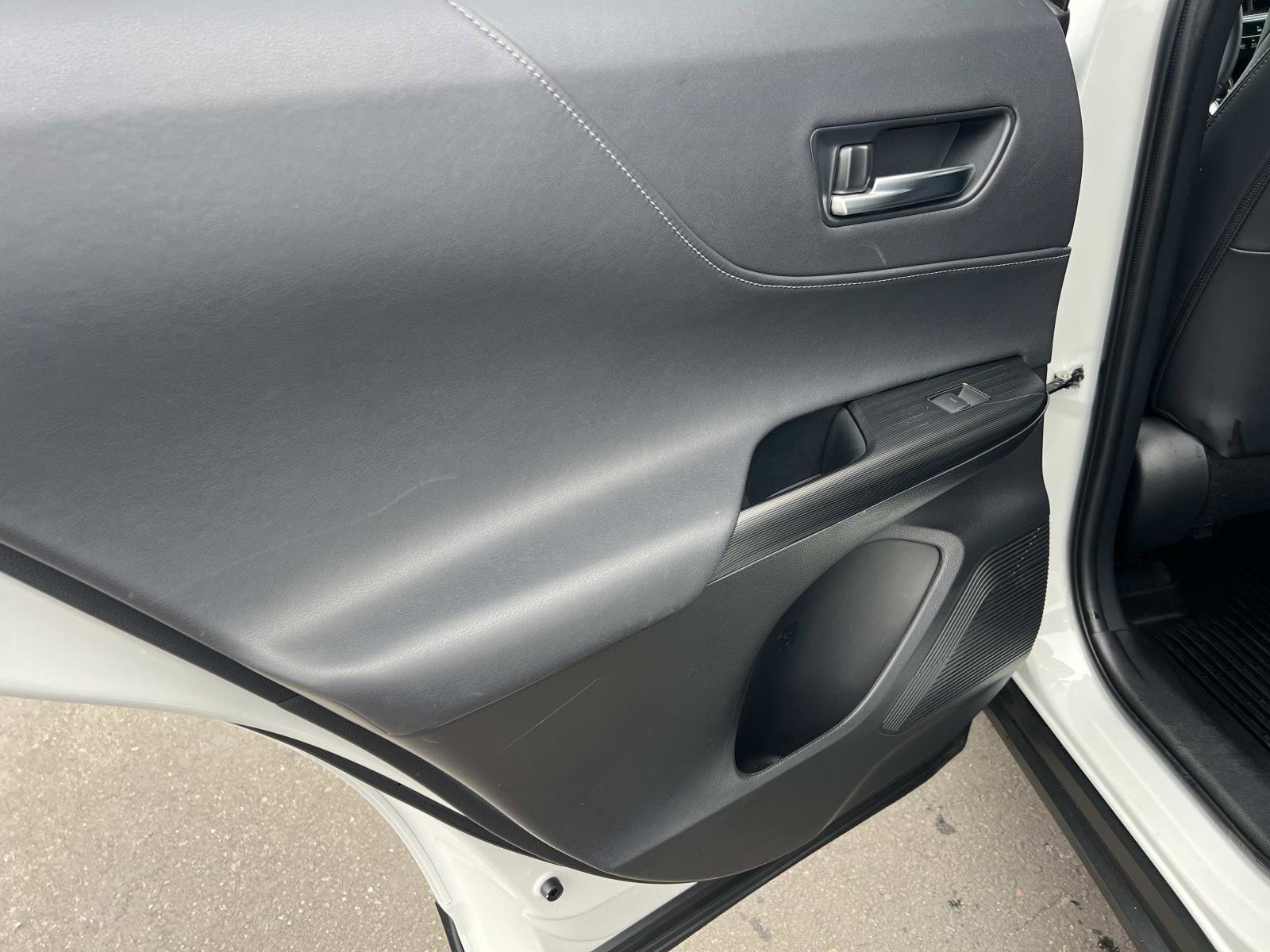 Used 2024 Toyota Venza XLE image 21