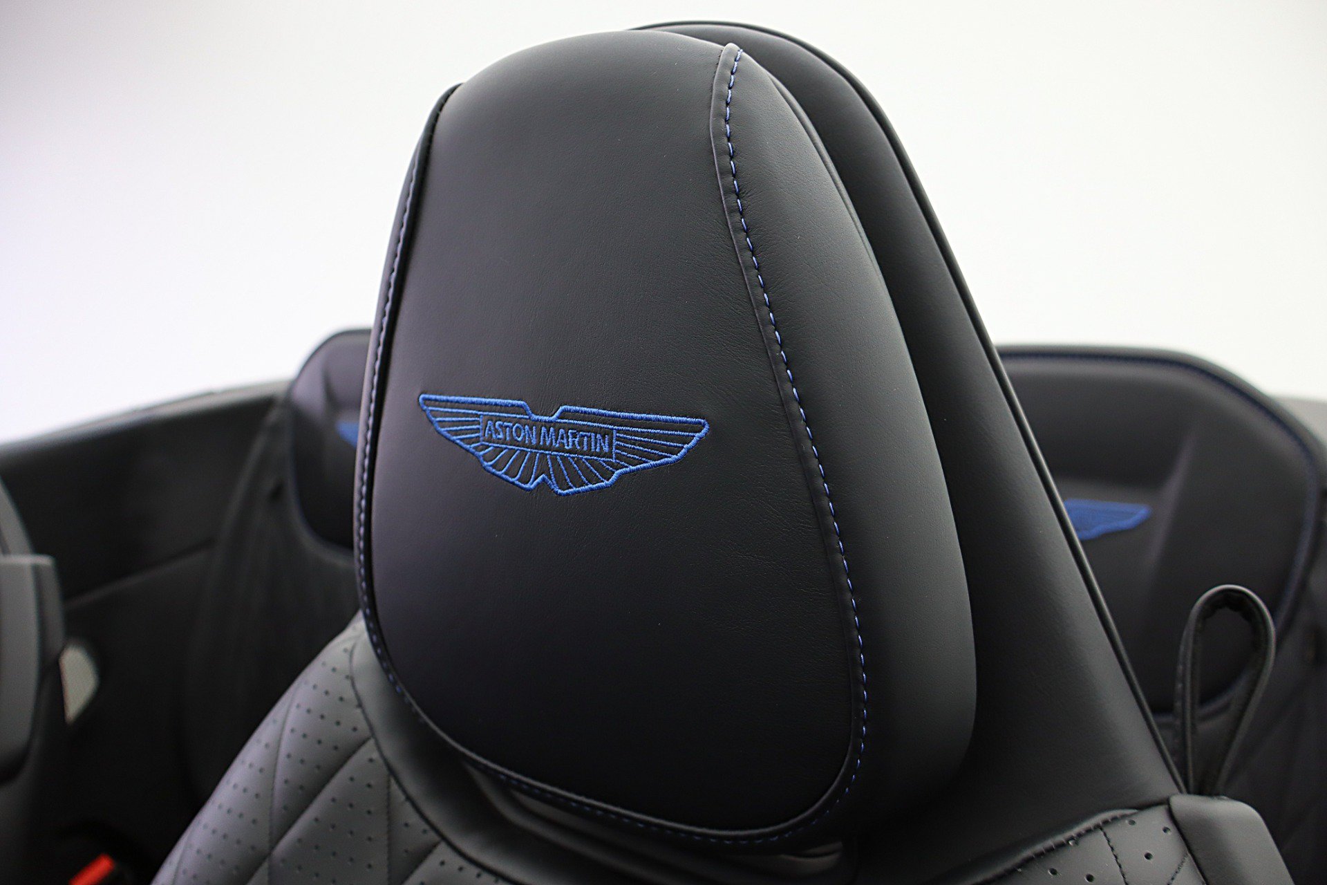 Used 2024 Aston Martin DB12 Convertible RWD image 42