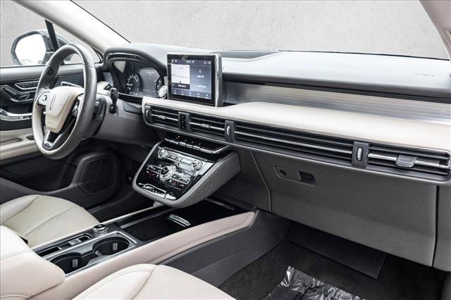 Used 2021 Lincoln Corsair AWD w/ Premium Package image 26