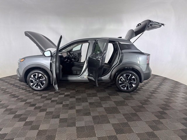New 2027 Nissan Kicks SV AWD/4WD image 12