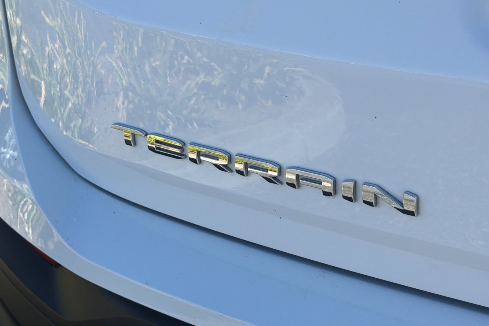 Used 2024 GMC Terrain SLE FWD image 41