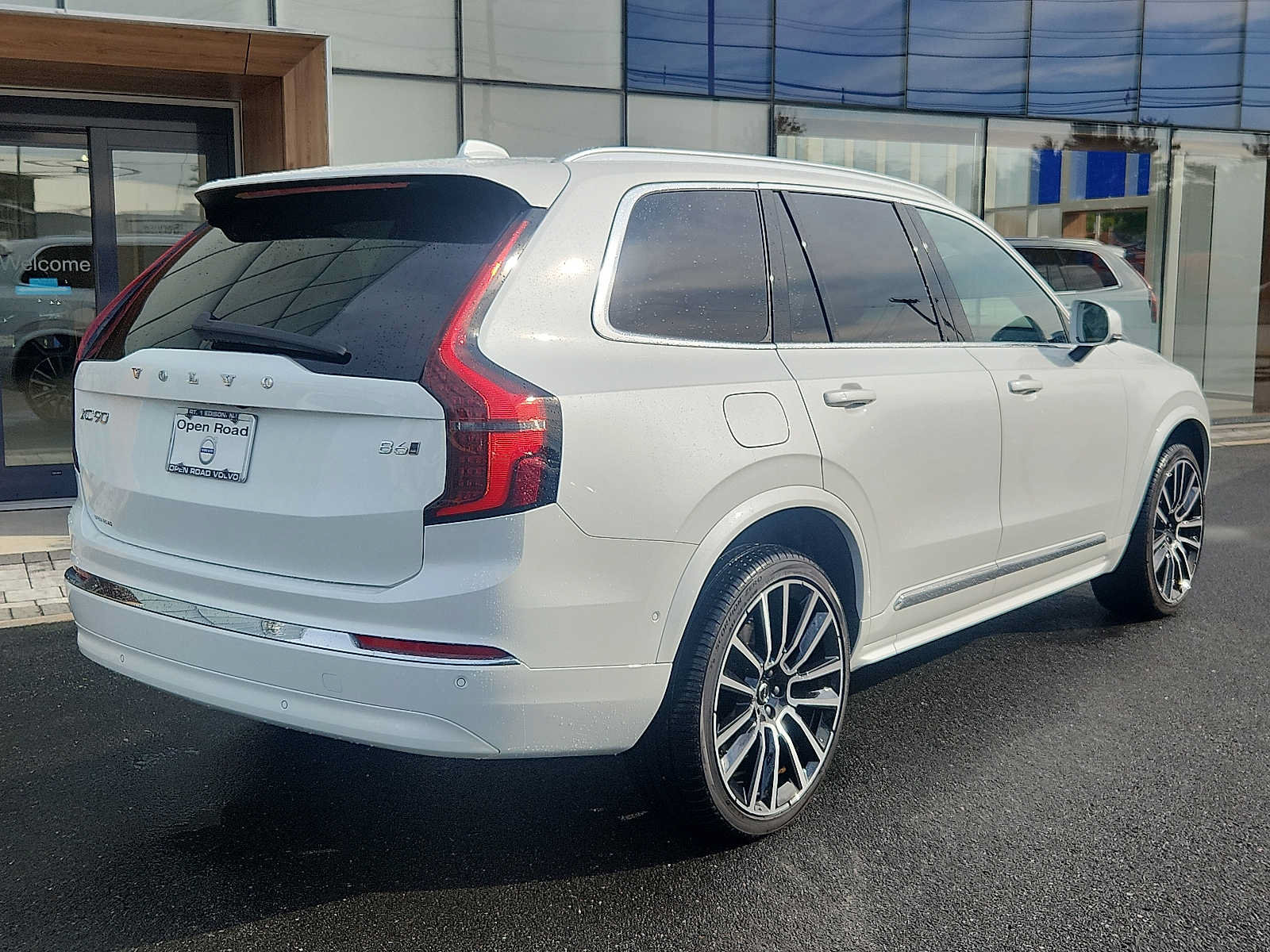 Used 2026 Volvo XC90 B6 Plus w/ Protection Package AWD/4WD image 6