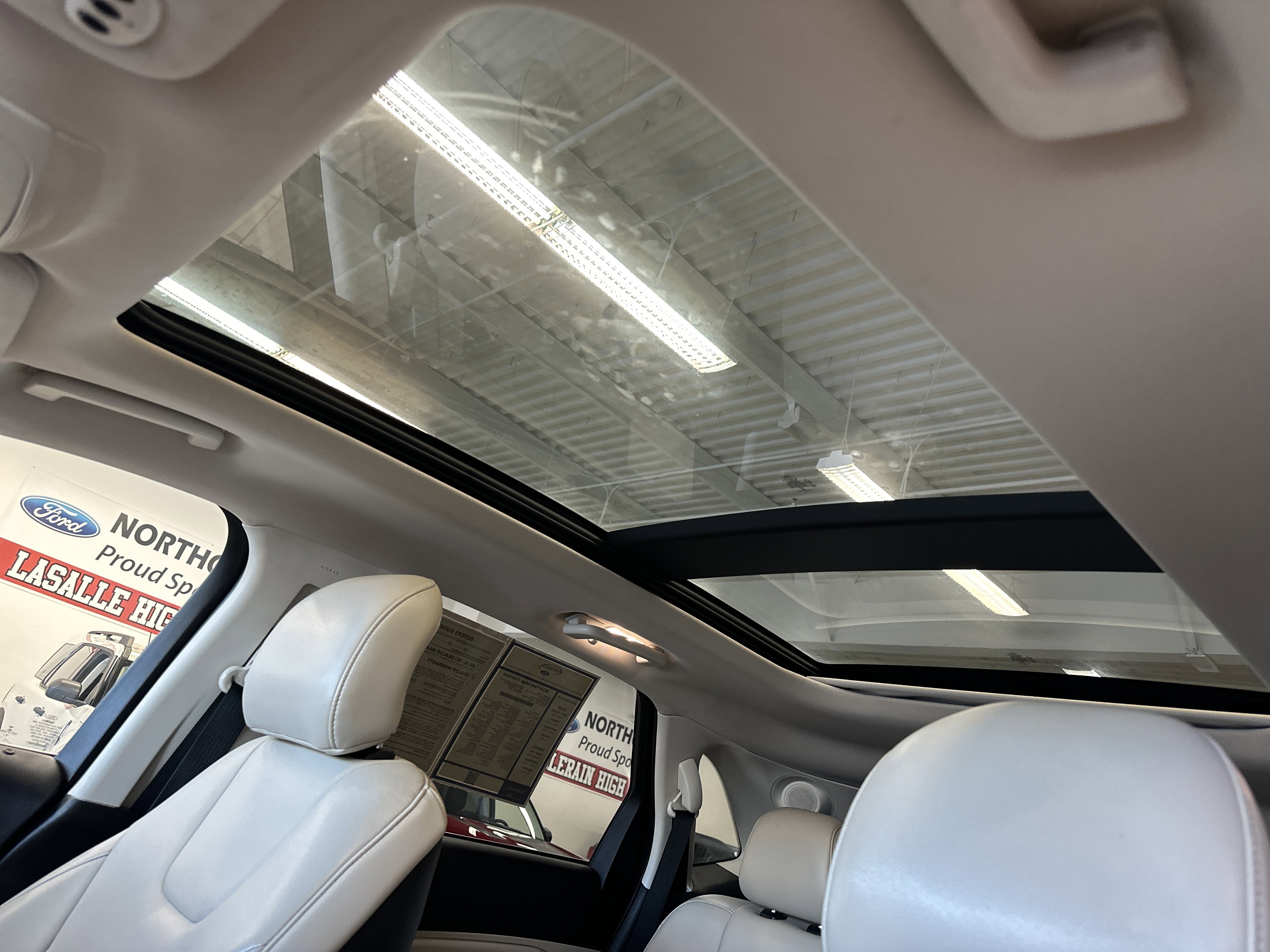 Used 2019 Ford Edge Titanium w/ Cold Weather Package image 4