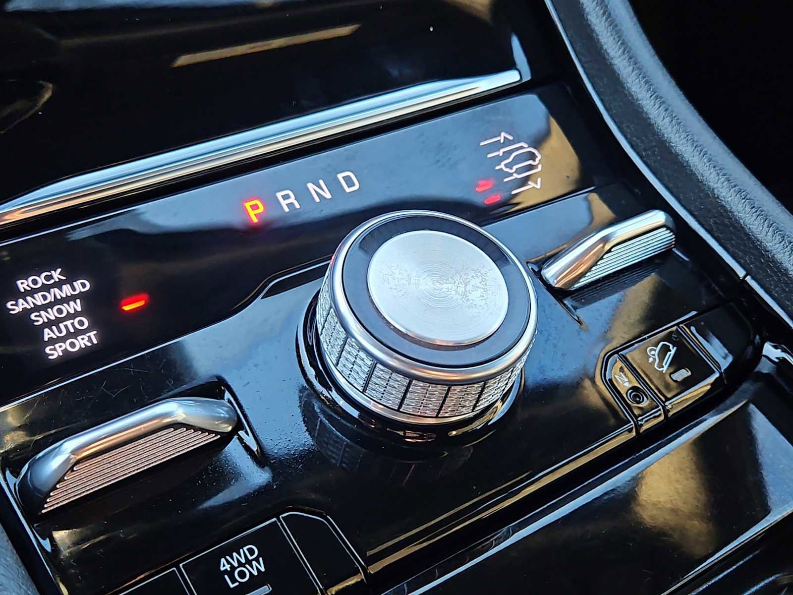 Used 2022 Jeep Grand Cherokee Overland w/ Luxury Tech Group IV image 33