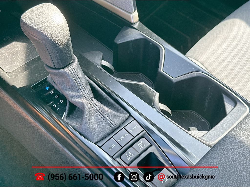 Used 2025 Toyota Camry LE w/ Convenience Package FWD image 19