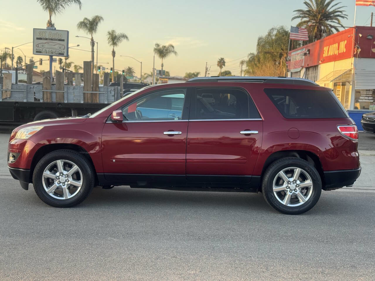 Used 2008 Saturn Outlook XR w/ Luxury Package image 4