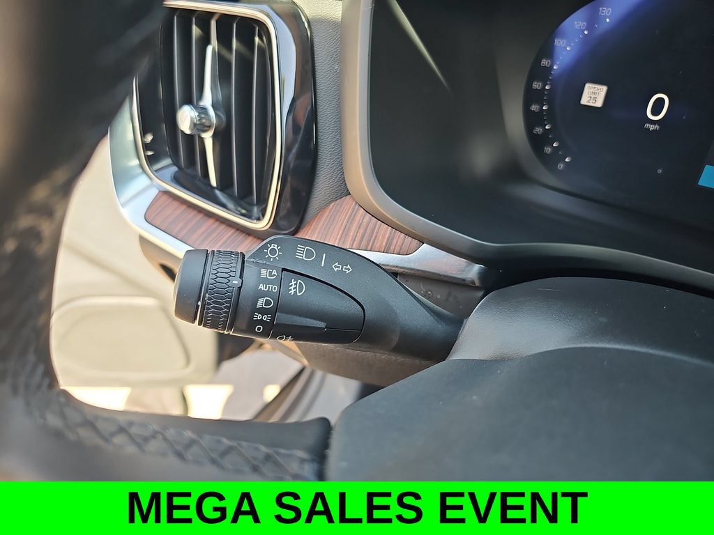 Used 2025 Volvo V60 B5 Cross Country Plus AWD/4WD image 27