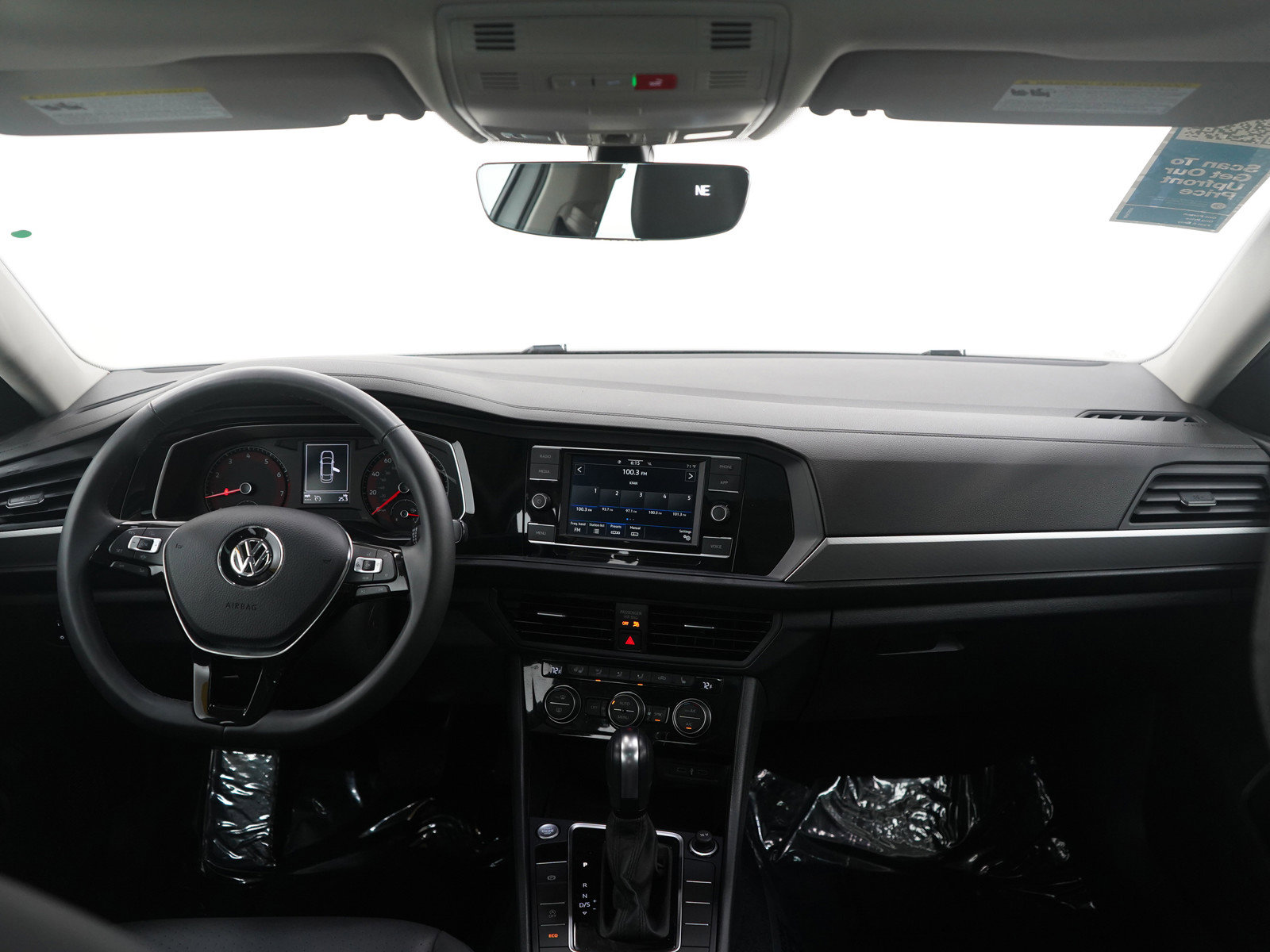 Used 2020 Volkswagen Jetta SE w/ SE Cold Weather Package image 13