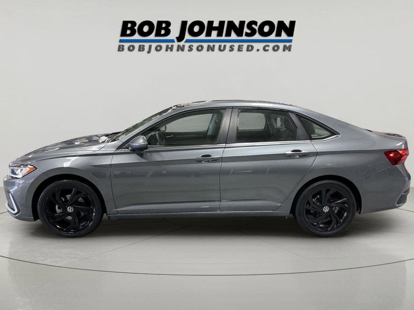 Used 2025 Volkswagen Jetta SE image 4