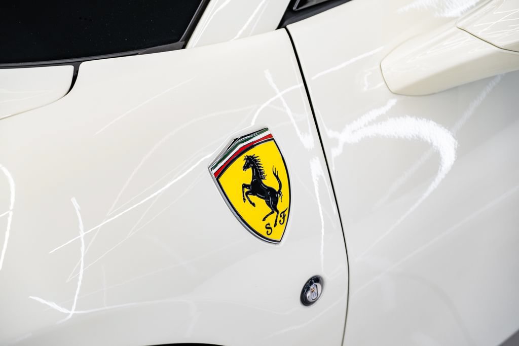 Used 2022 Ferrari F8 Tributo RWD image 9