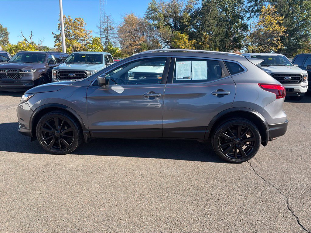 Used 2017 Nissan Rogue Sport SL AWD/4WD image 2