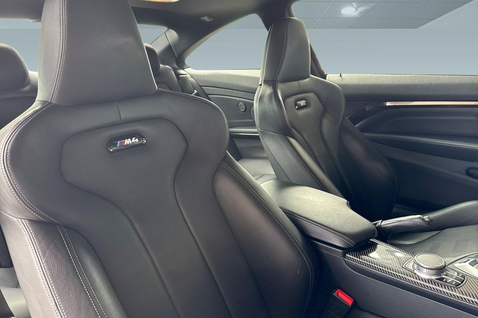 Used 2018 BMW M4 Coupe RWD image 34