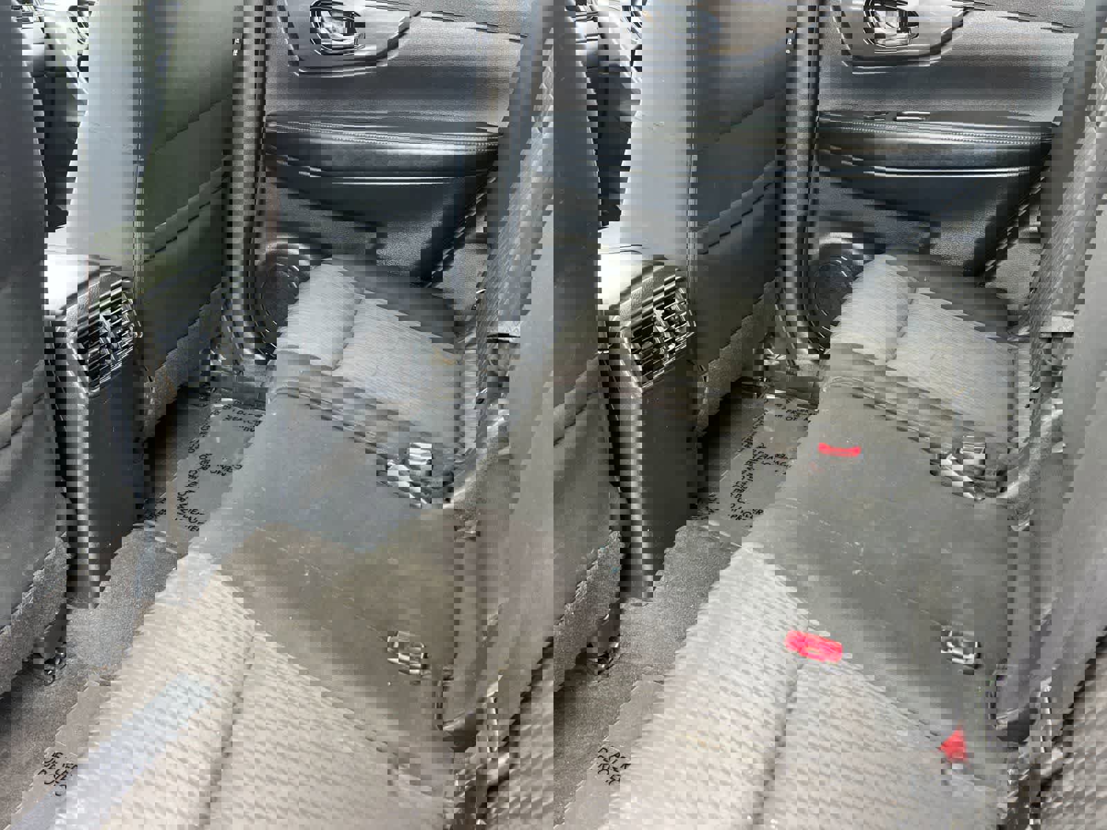 Used 2017 Nissan Rogue SV image 5