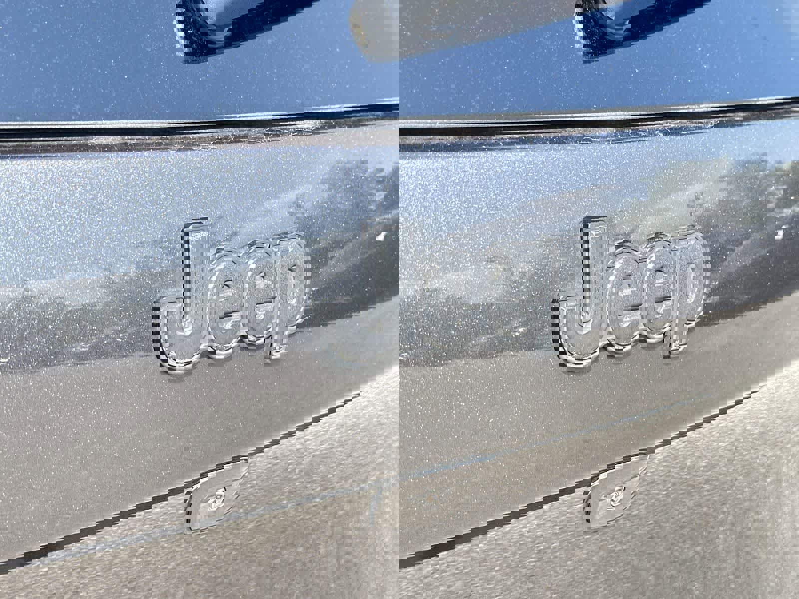 Used 2015 Jeep Cherokee Latitude w/ Comfort/Convenience Group image 10