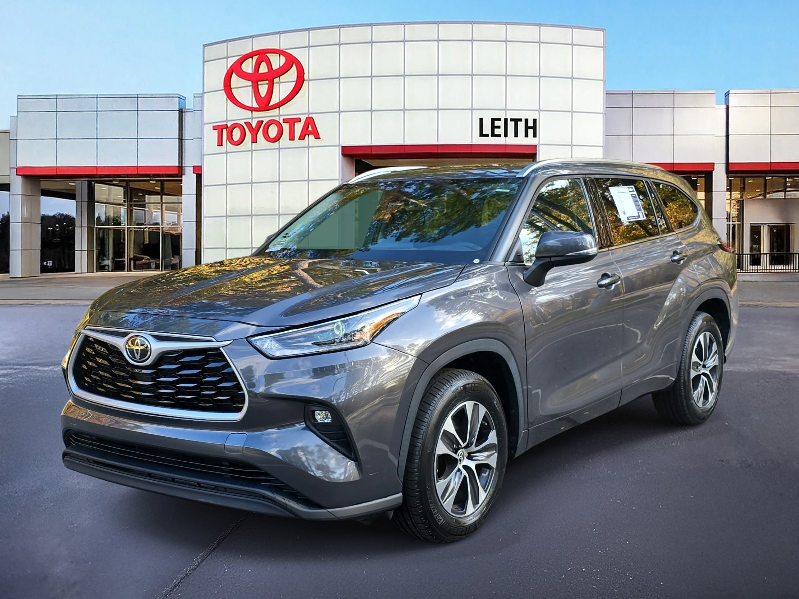 Used 2021 Toyota Highlander XLE