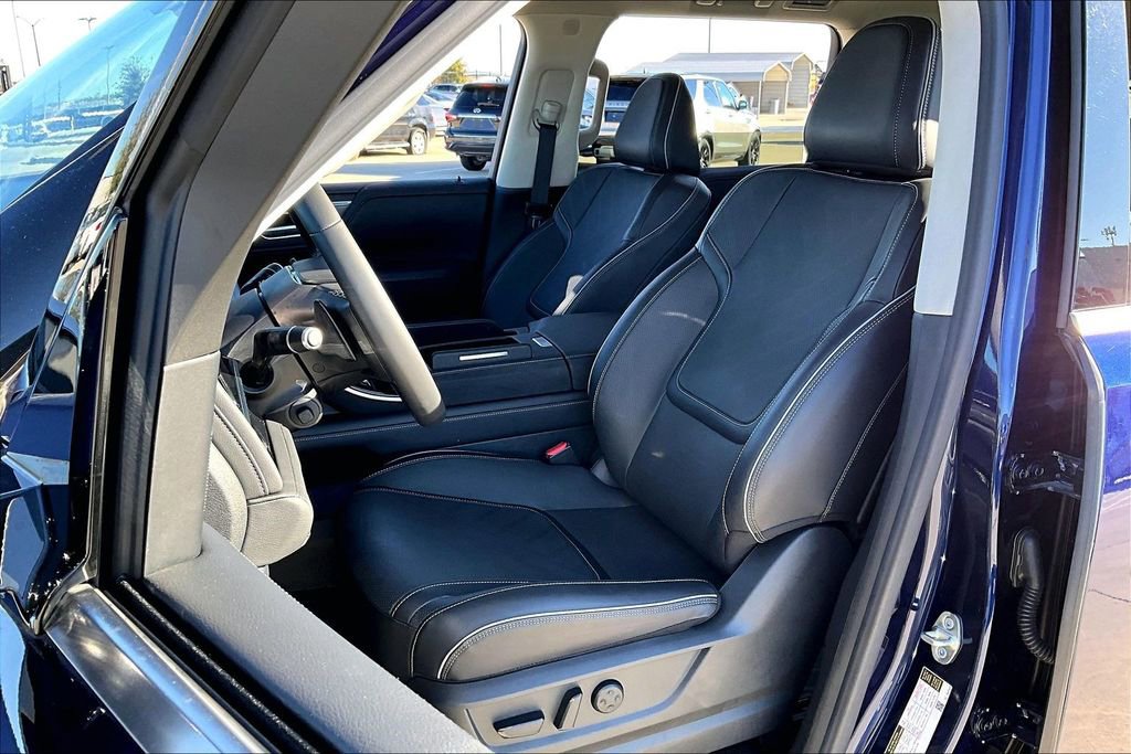 Certified 2025 INFINITI QX80 Luxe image 33