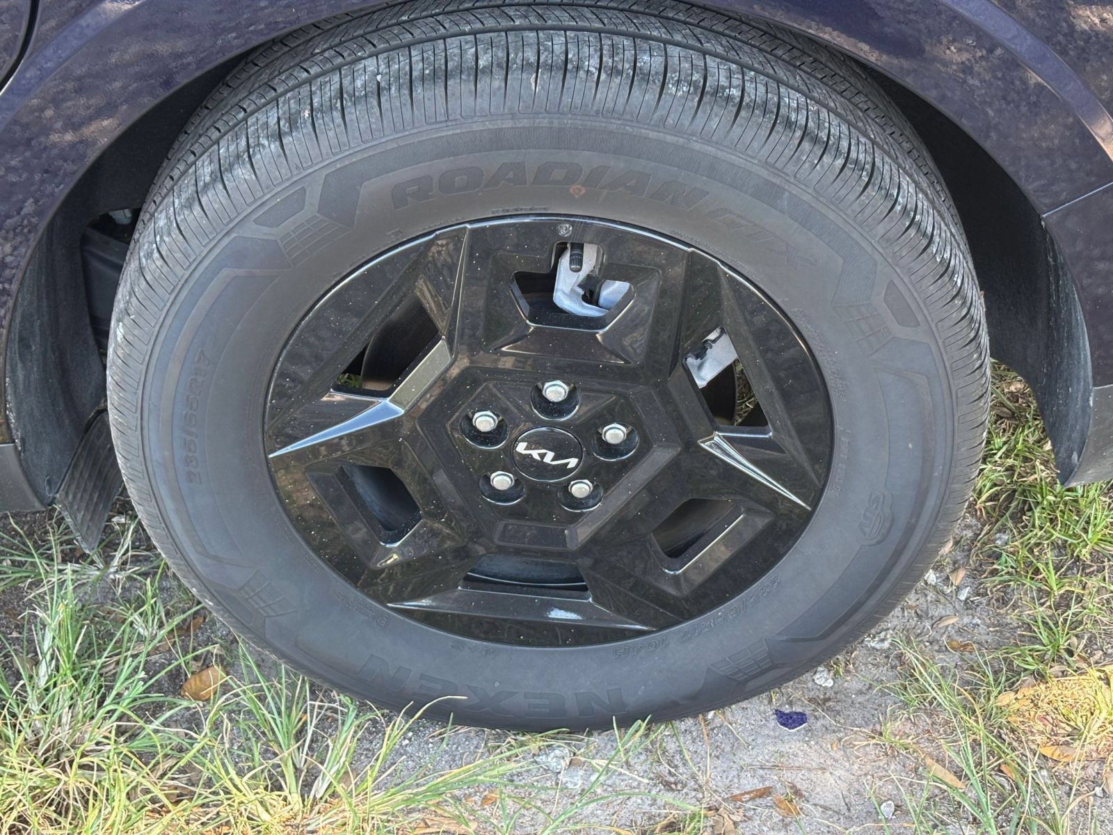 Used 2026 Kia Carnival FWD image 32