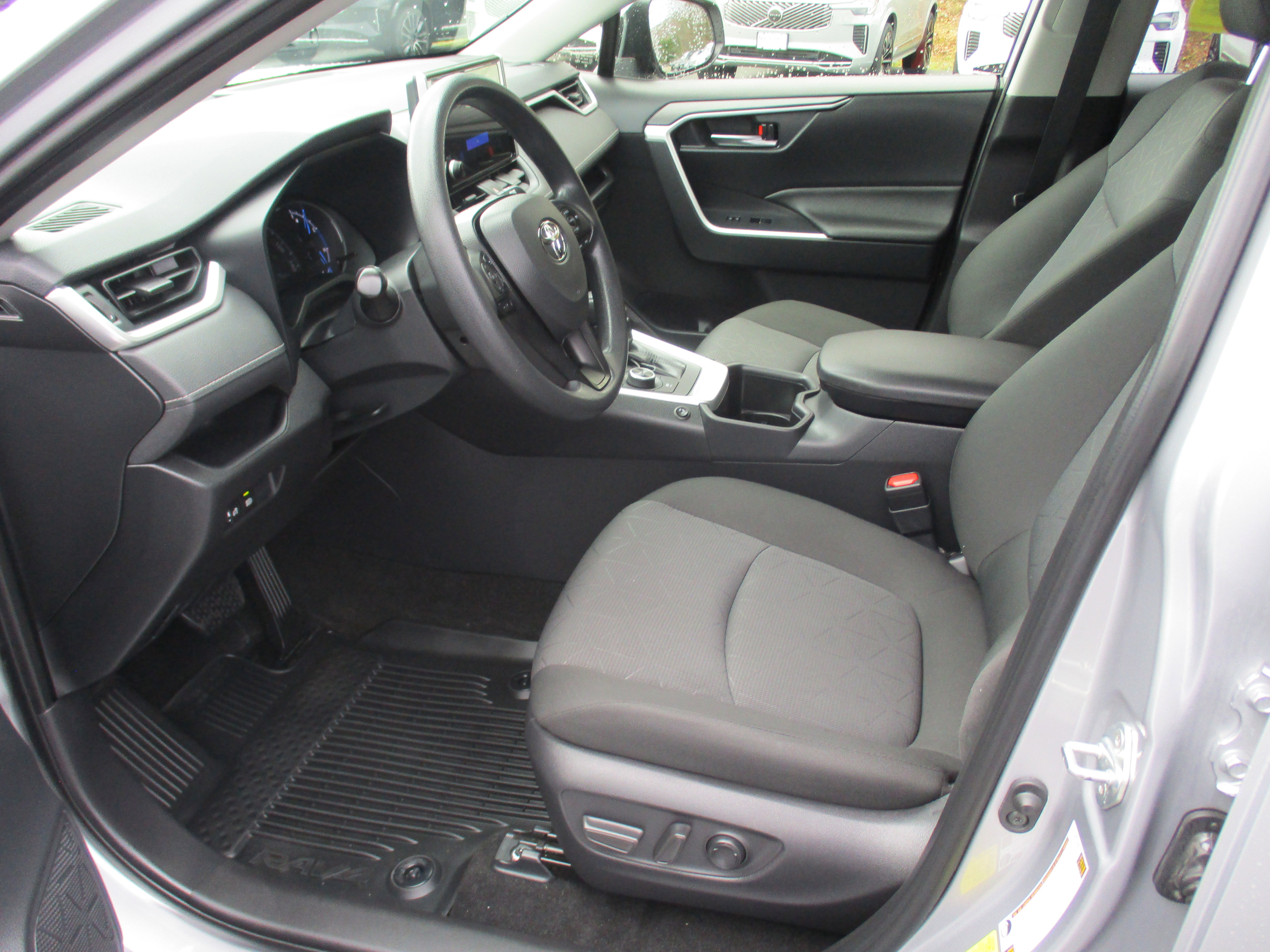 Used 2024 Toyota RAV4 XLE image 11