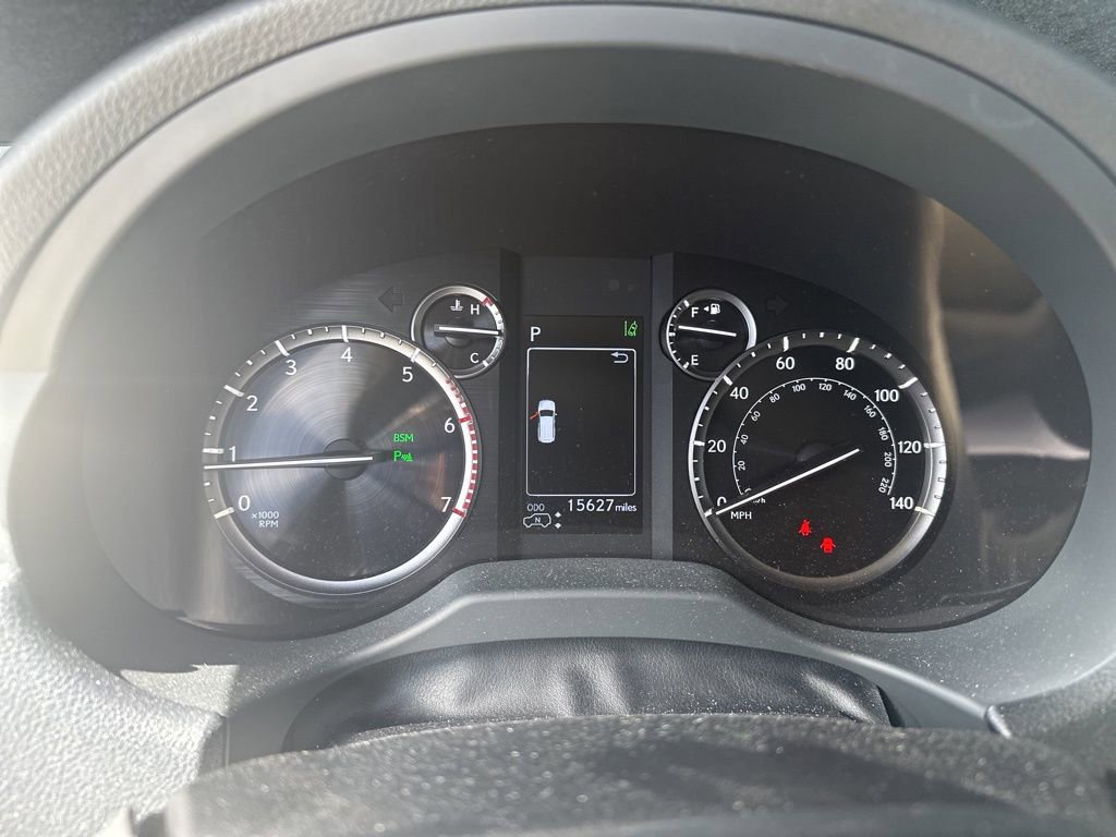 Used 2023 Lexus GX 460 Luxury w/ Accessory Package image 6