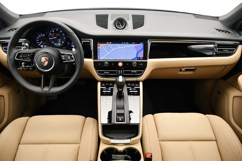 Certified 2025 Porsche Macan Turbo image 23