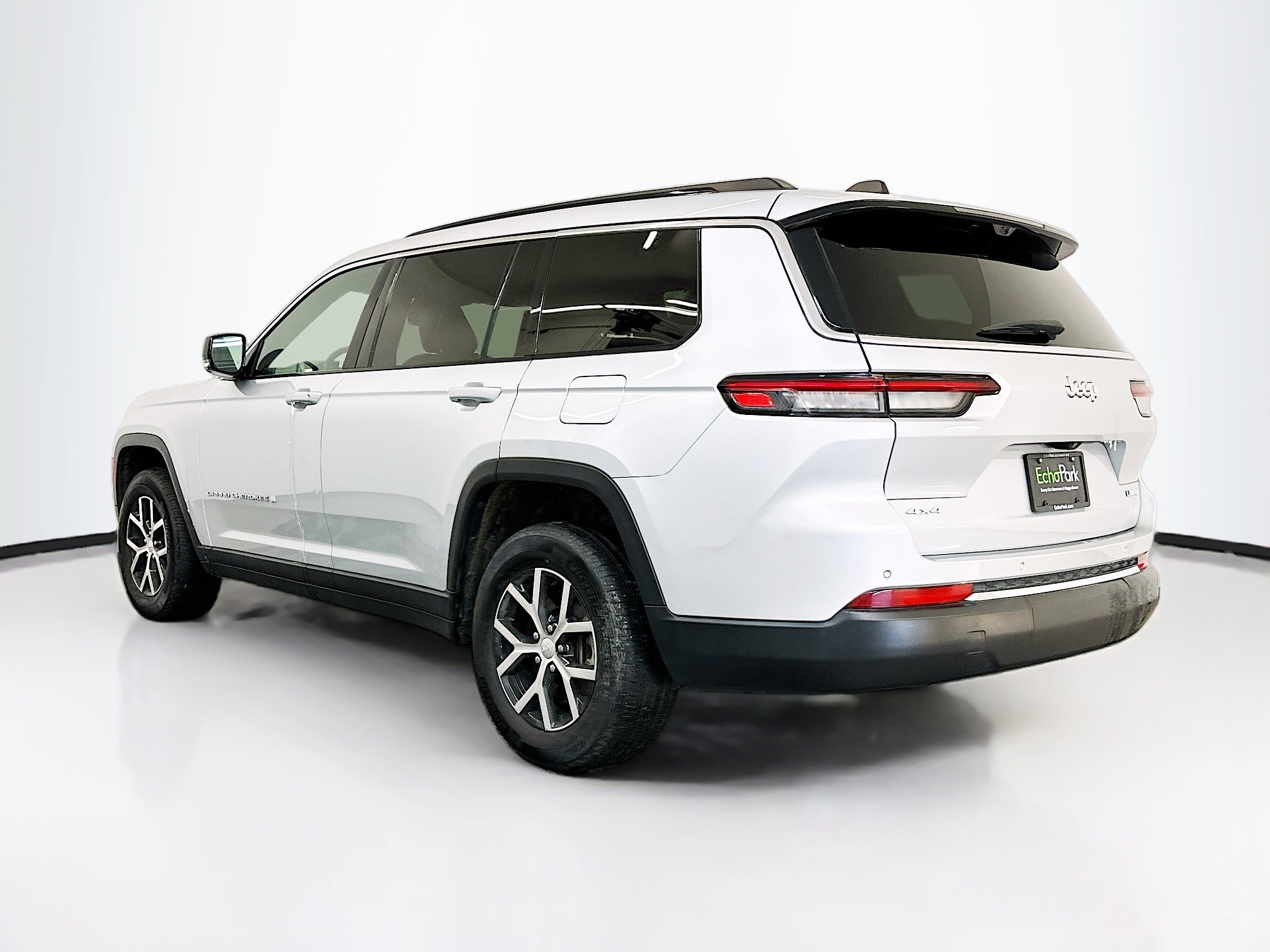 Used 2024 Jeep Grand Cherokee L Limited w/ Luxury Tech Group II image 5