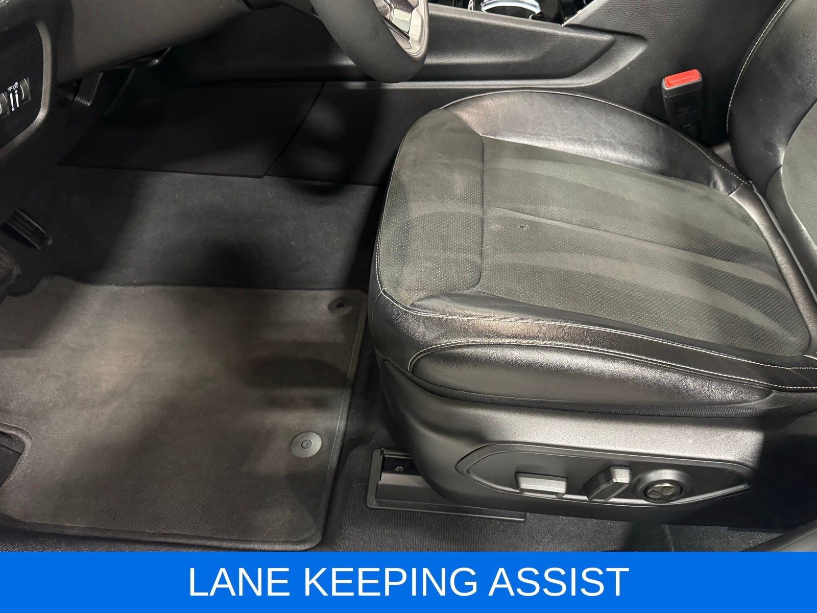 Used 2023 Jeep Grand Cherokee Altitude image 16