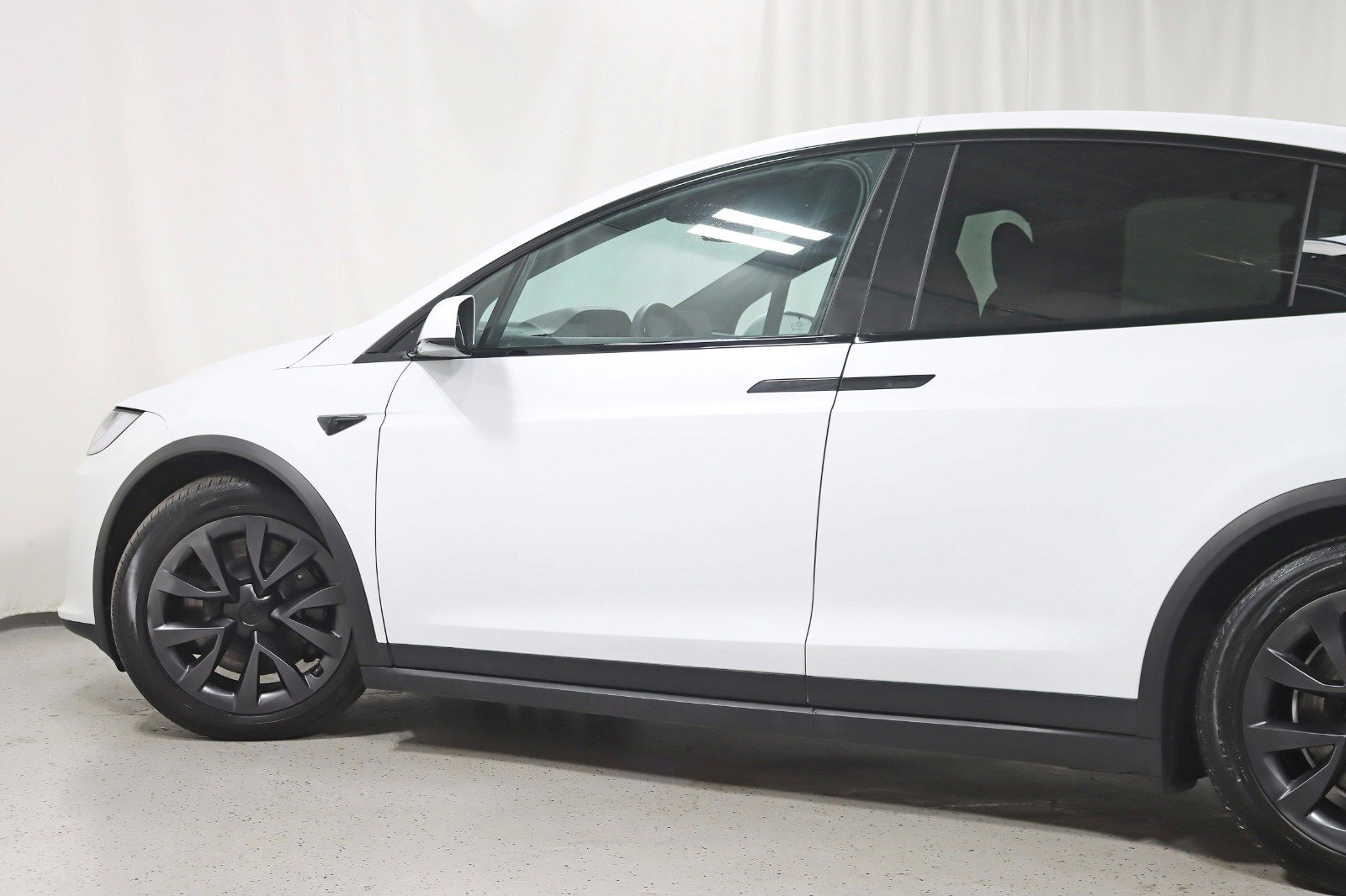 Used 2022 Tesla Model X image 12