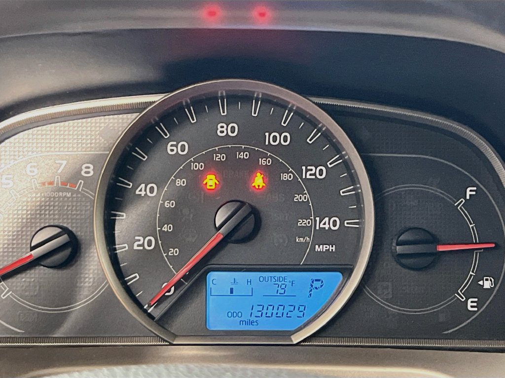 Used 2014 Toyota RAV4 XLE AWD/4WD image 21