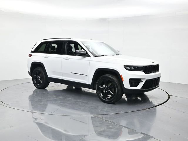 Used 2023 Jeep Grand Cherokee Altitude