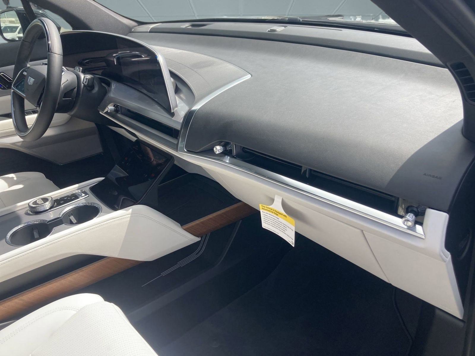 New 2026 Cadillac Vistiq Luxury image 17