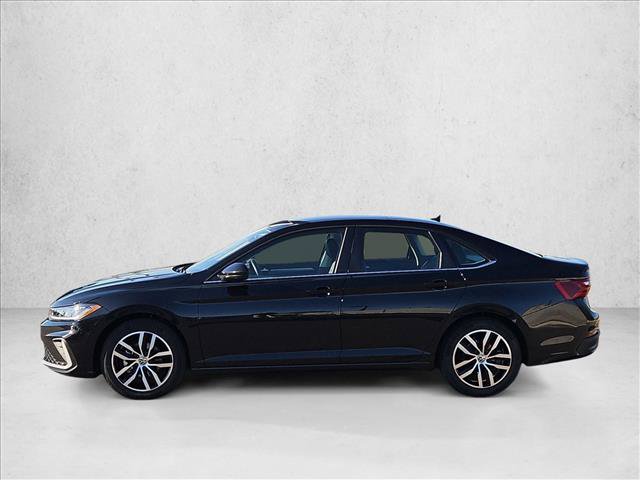 Used 2025 Volkswagen Jetta SE FWD image 5