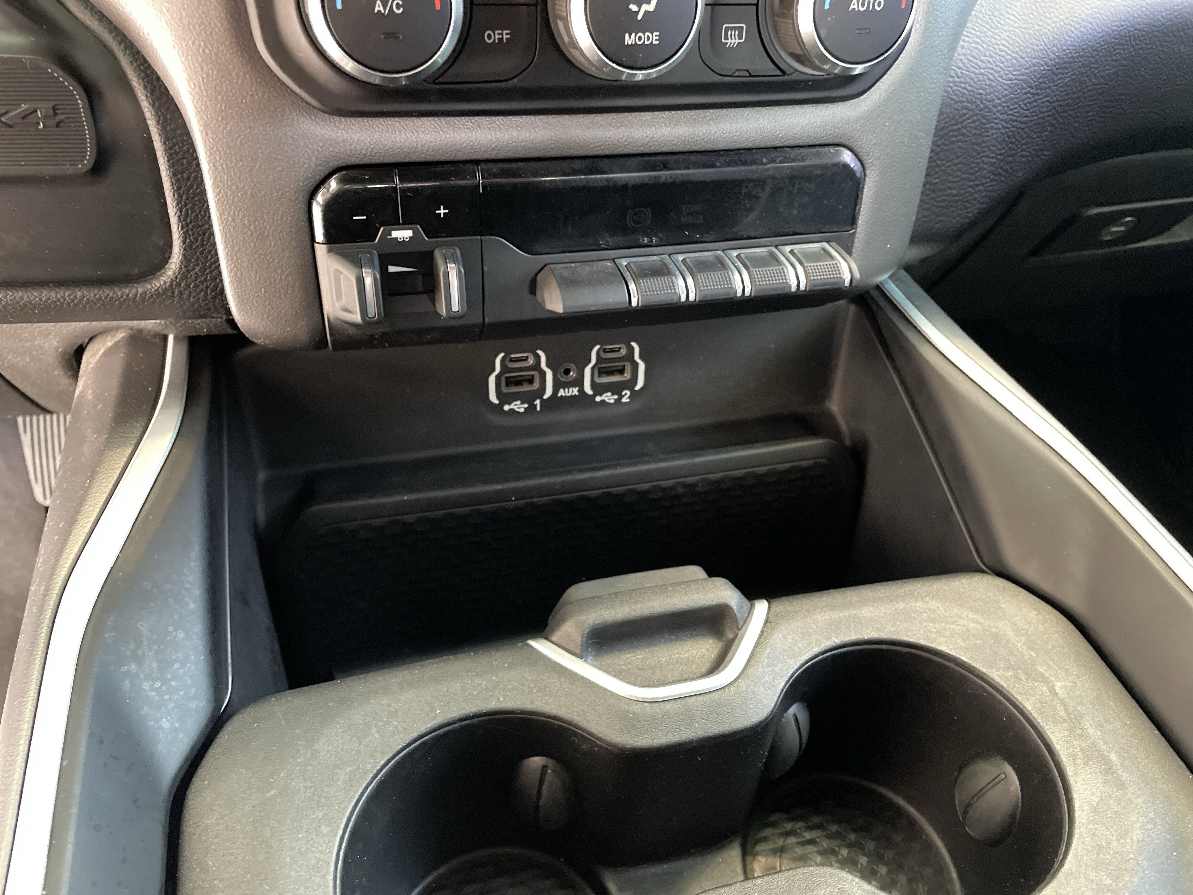 Used 2020 RAM 2500 Big Horn w/ Level 2 Equipment Group image 25