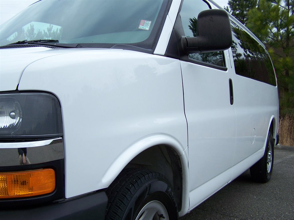 Used 2017 Chevrolet Express 2500 LT w/ LT Preferred Equipment Group image 12