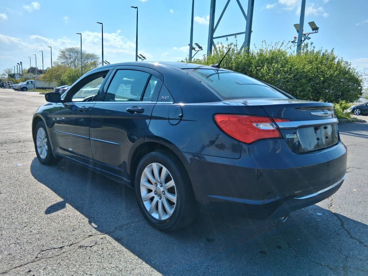 Used 2012 Chrysler 200 Touring FWD image 7