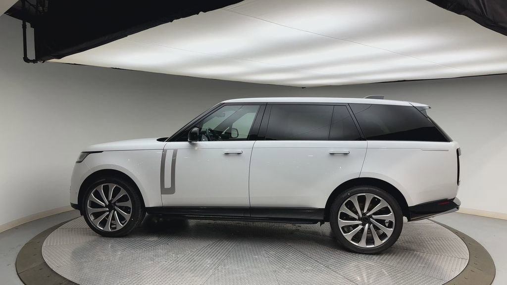 New 2026 Land Rover Range Rover Long Wheelbase Autobiography image 5