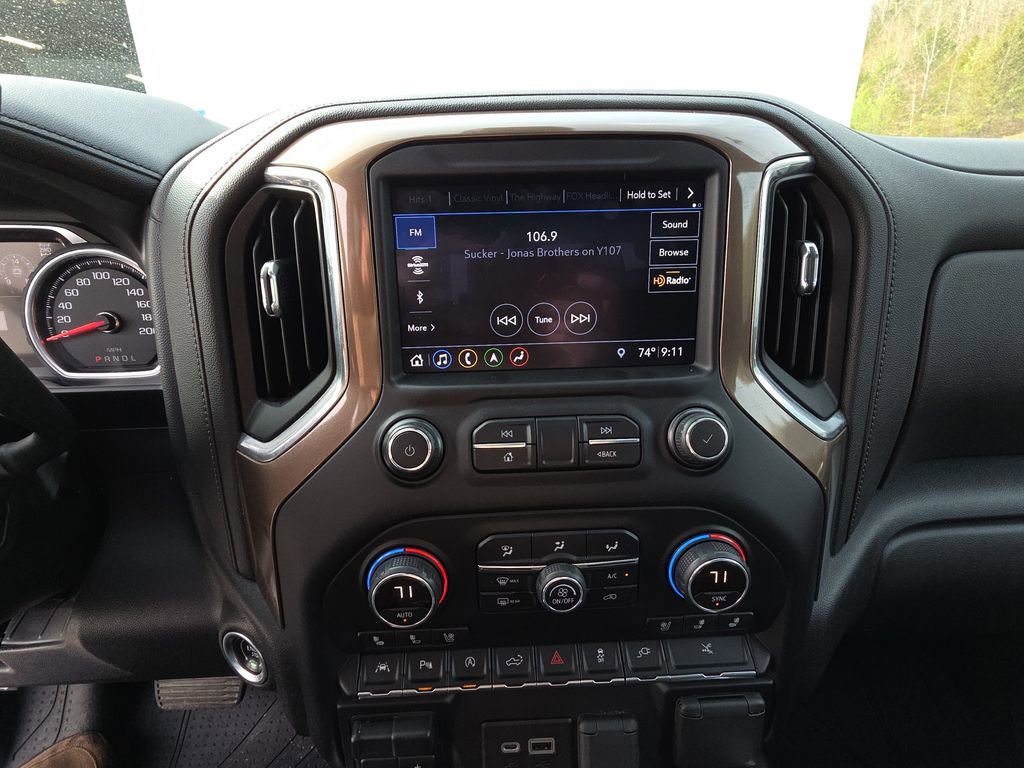 Used 2019 Chevrolet Silverado 1500 High Country w/ Technology Package image 12