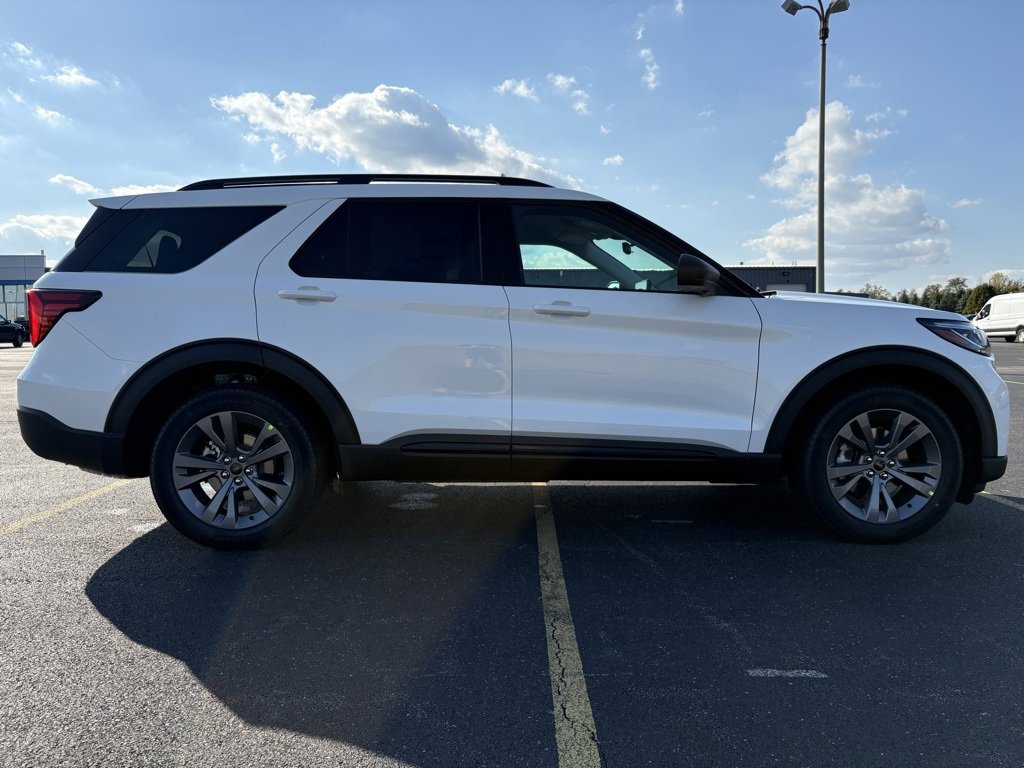 New 2026 Ford Explorer Active image 5