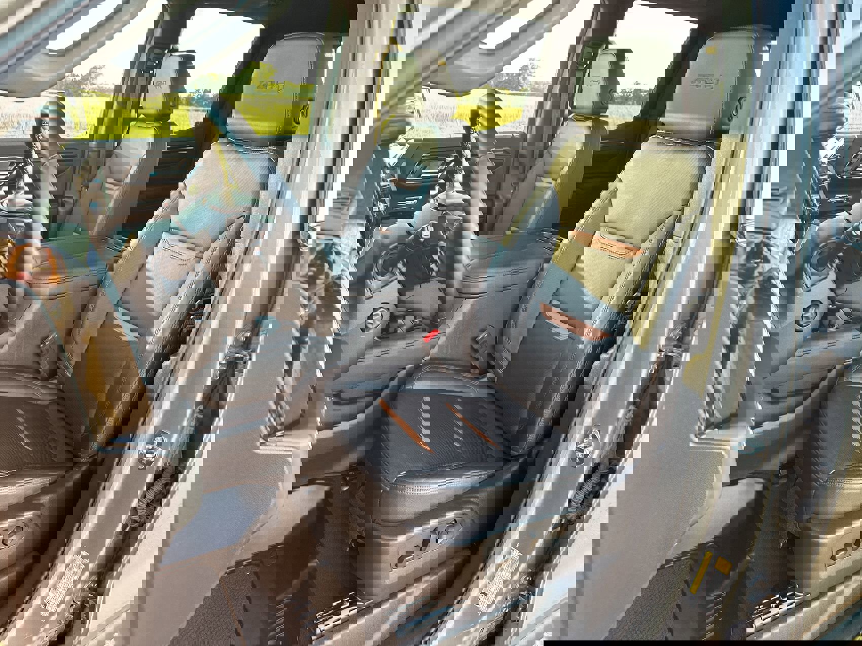 Used 2024 GMC Sierra 1500 AT4 w/ Technology Package image 10