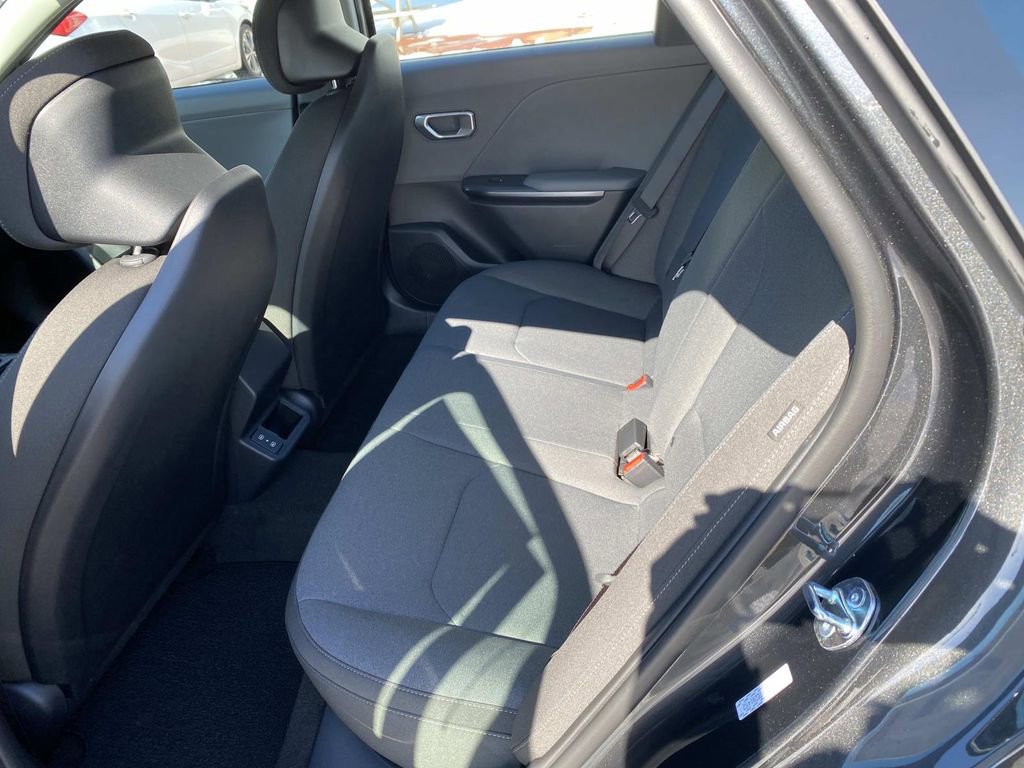 New 2026 Kia K4 LXS image 6