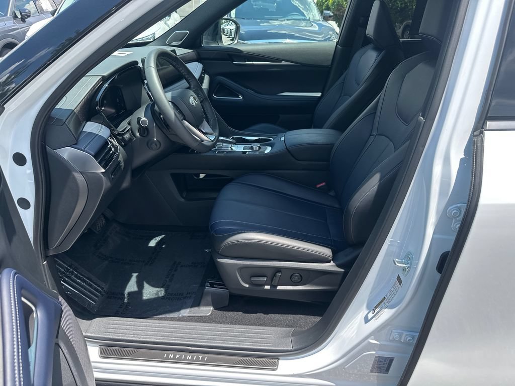 Certified 2026 INFINITI QX60 Sport w/ Dark Cargo Package AWD/4WD image 9