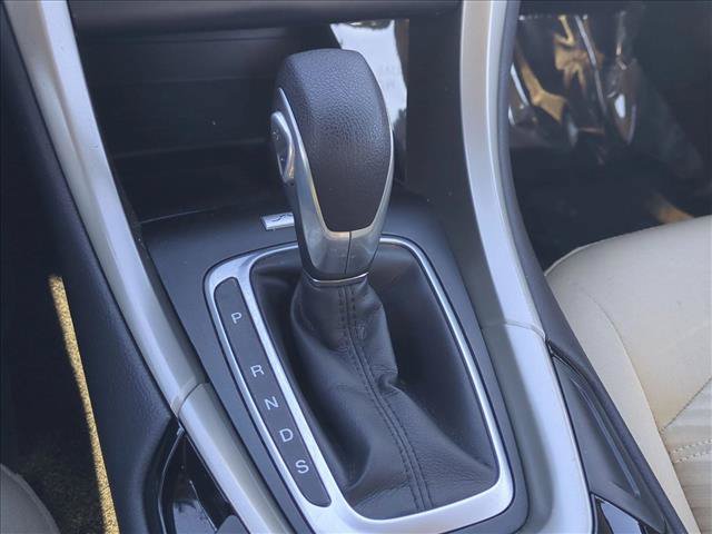 Used 2016 Ford Fusion SE FWD image 12