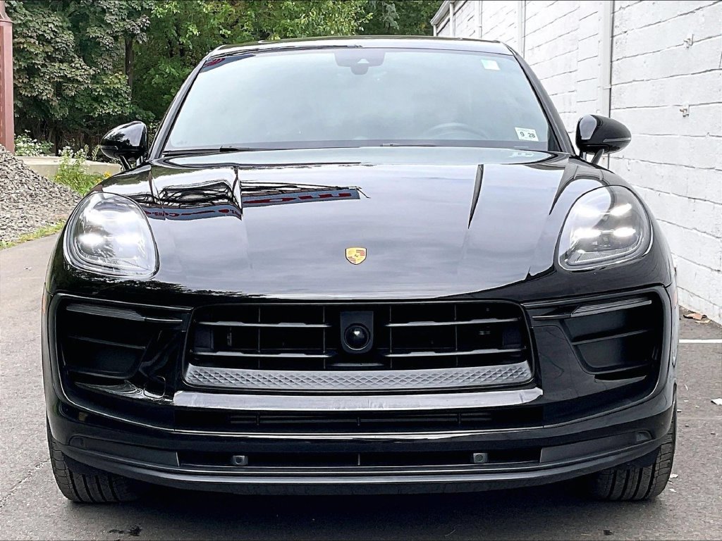 Certified 2023 Porsche Macan AWD/4WD image 8