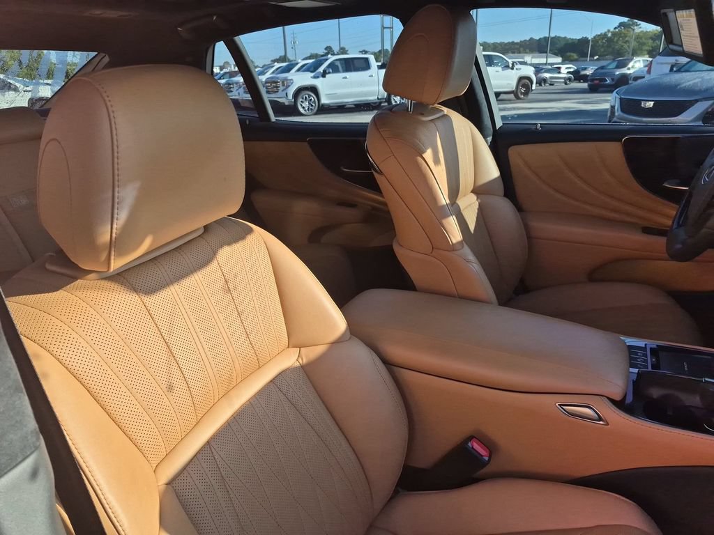 Used 2021 Lexus LS 500 AWD w/ Interior Upgrade Package image 29